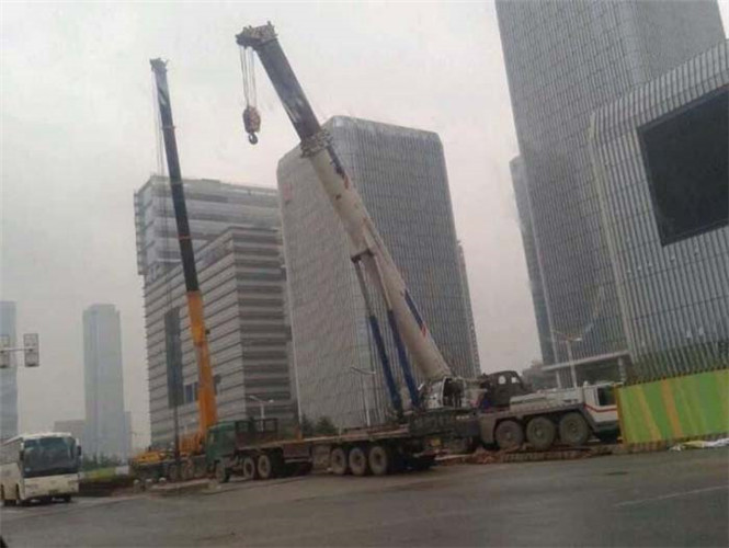 海城市25吨吊车能吊多重设备？